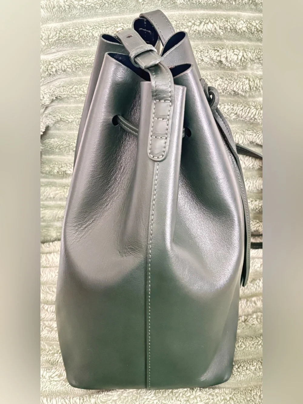 MANSUR GAVRIEL LG LEATHER GREEN CROSSBODY/BUCKET BAG